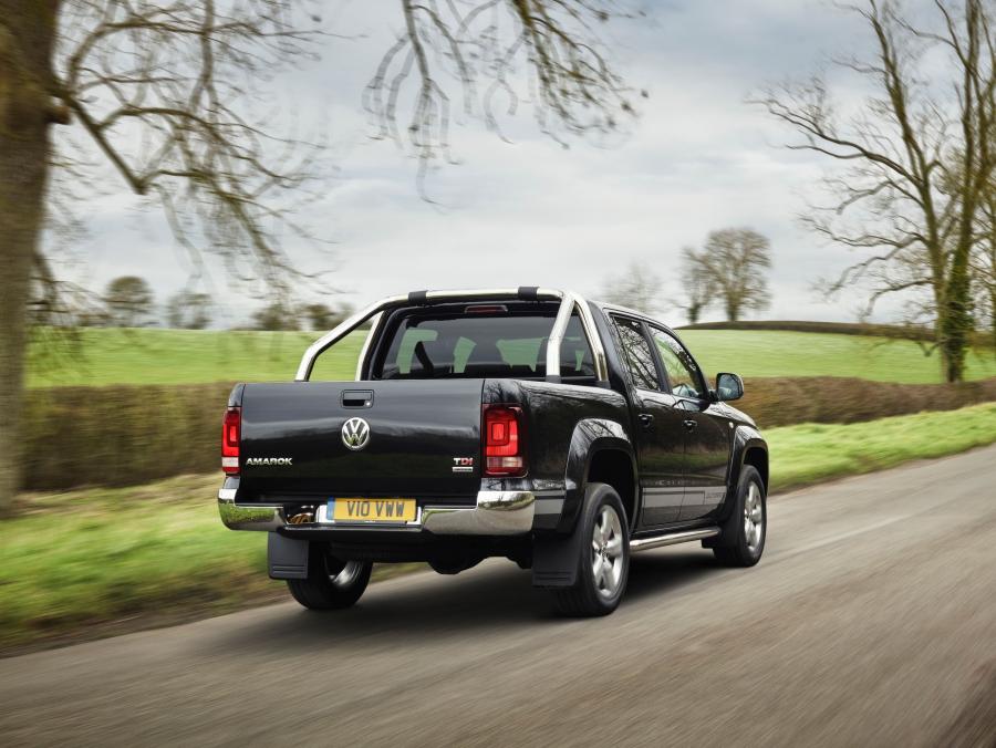  Volkswagen Amarok Ultimate 2015 года  (UK) (фото 2 из 4)